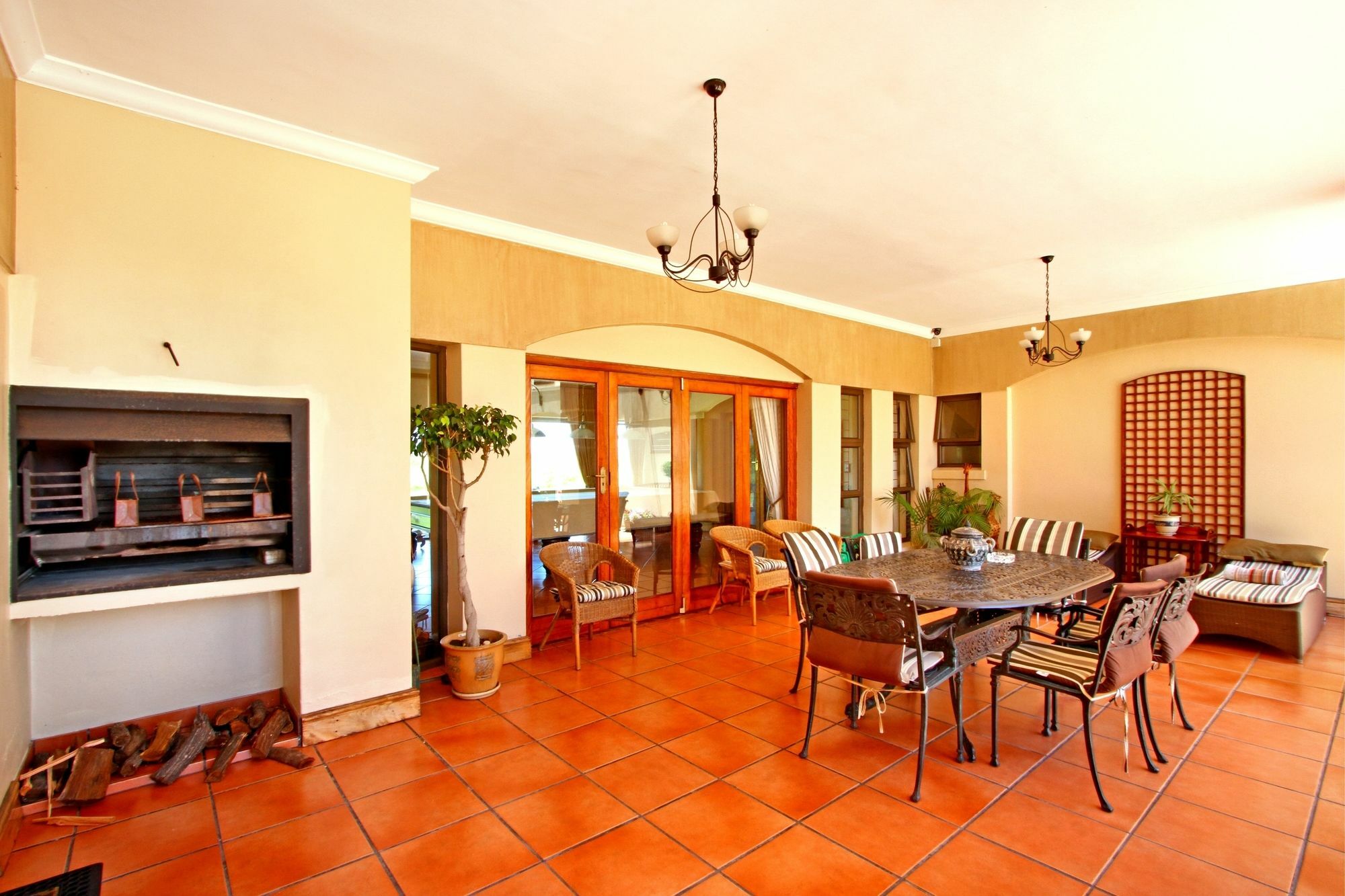 Casa Mia Guesthouse Table View Exterior photo